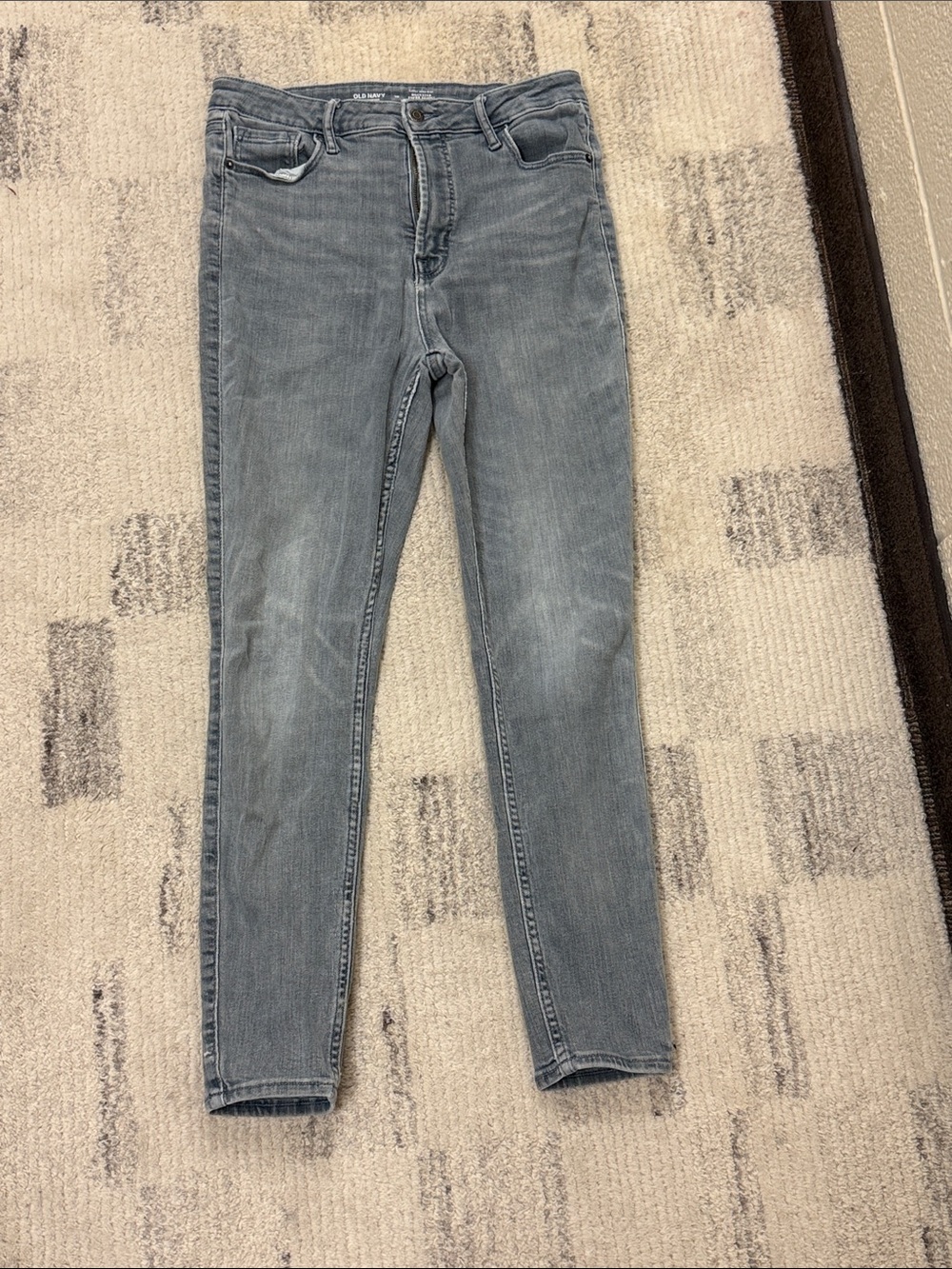 Old Navy Women's Gray Skinny Jeans - Faded Wash